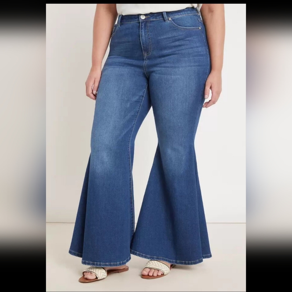 Eloquii classic Flare Bottom Jeans 28W